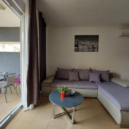 Luciano Apartment Zara Esterno foto