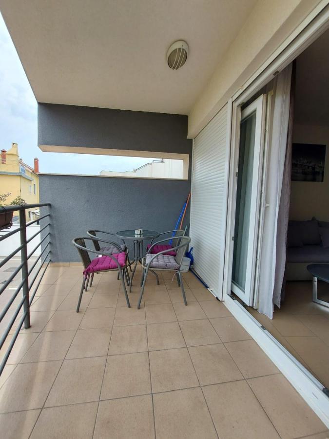 Luciano Apartment Zara Esterno foto