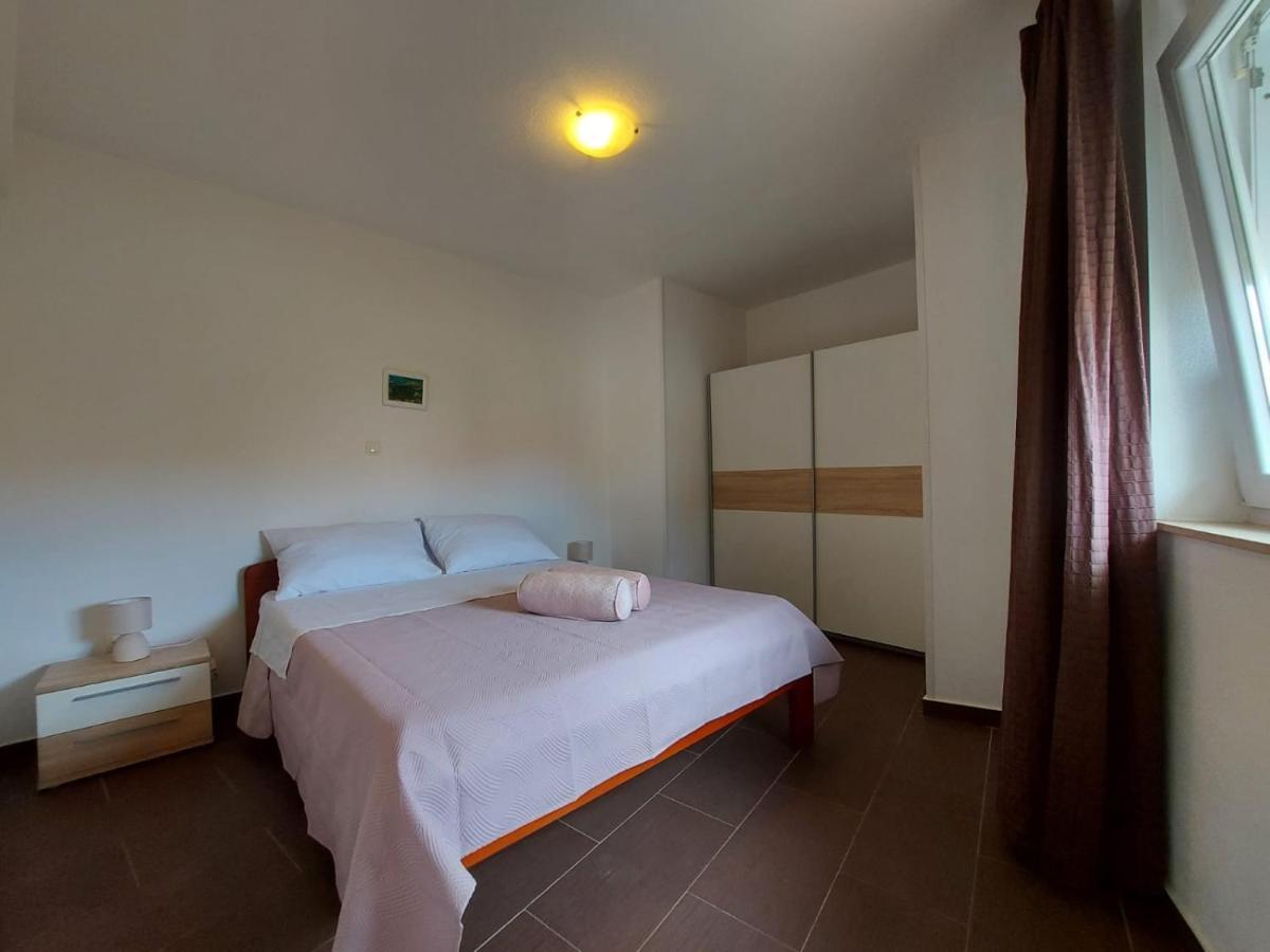 Luciano Apartment Zara Esterno foto