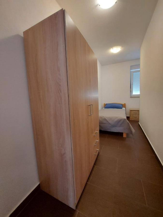 Luciano Apartment Zara Esterno foto